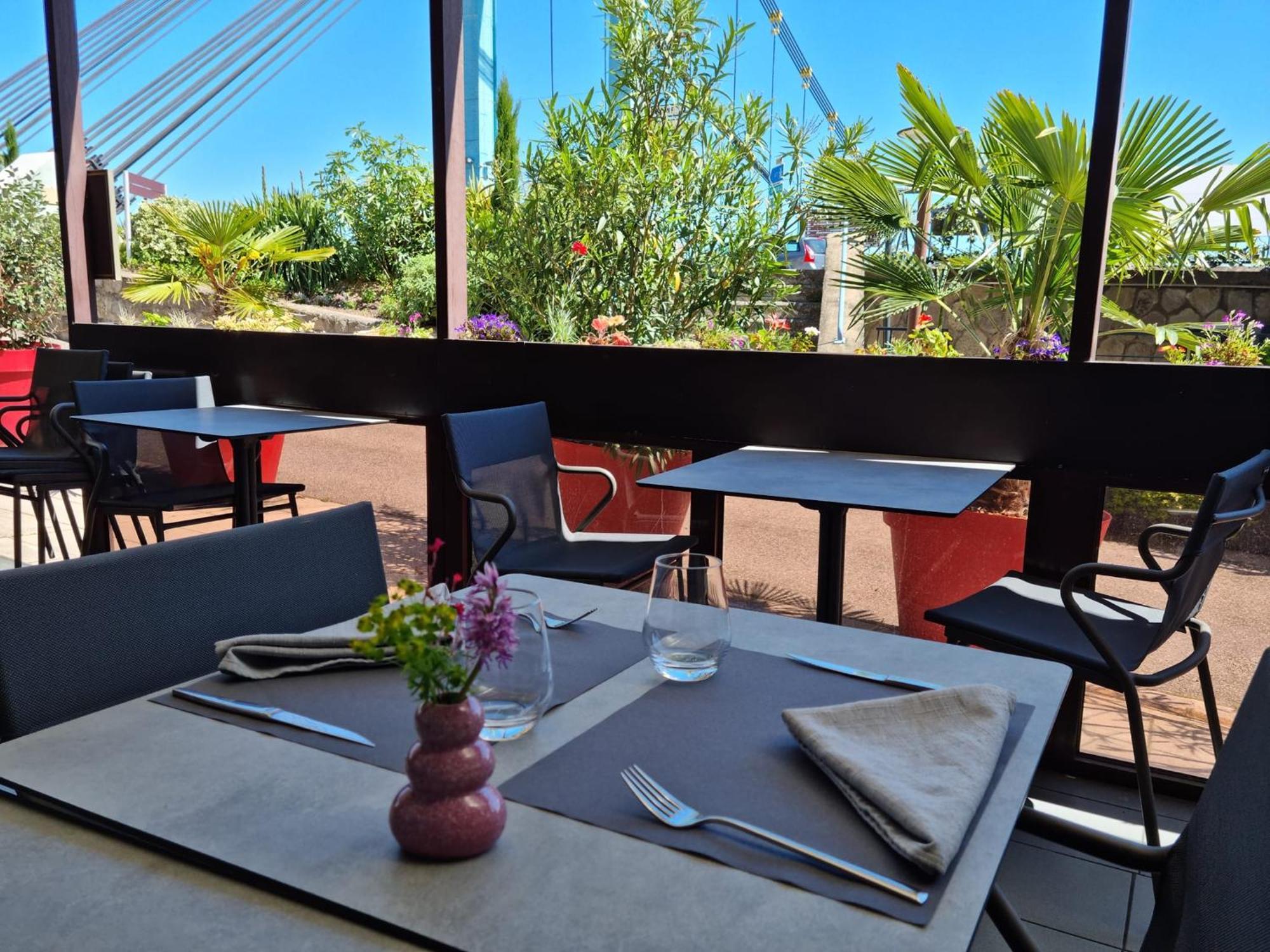 Logis Hotel Schaeffer- Restaurant Le Saint Georges Serrieres  Экстерьер фото